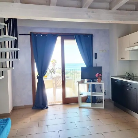 In Cutro Mit Kleiner Terrasse Апартаменты