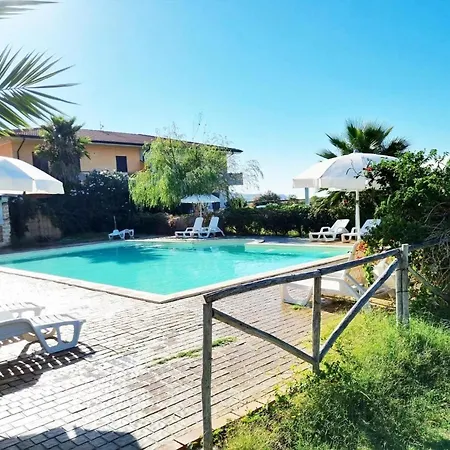 In Cutro Mit Kleiner Terrasse Апартаменты Ле-Кастелла