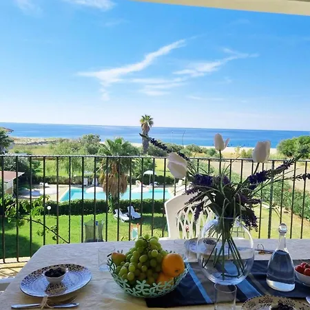 Апартаменты In Cutro Mit Kleiner Terrasse